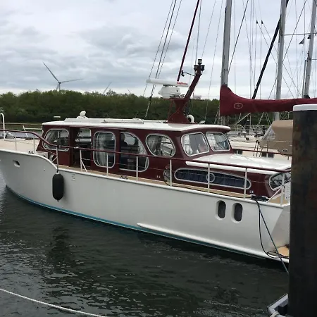 Hotel en barco Yacht Sequana Deauville